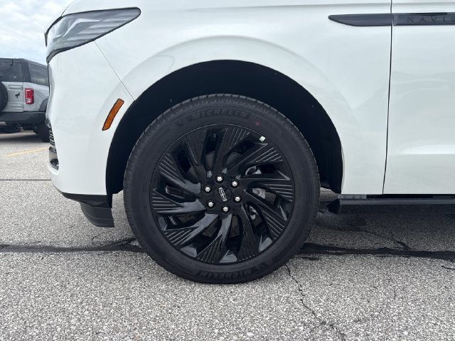 New 2027 Lincoln Navigator L Reserve w/ Jet Appearance Package AWD/4WD image 12