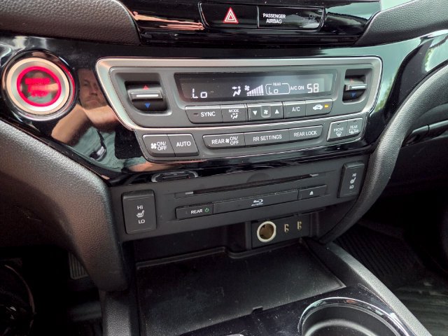 Used 2017 Honda Pilot Touring image 31