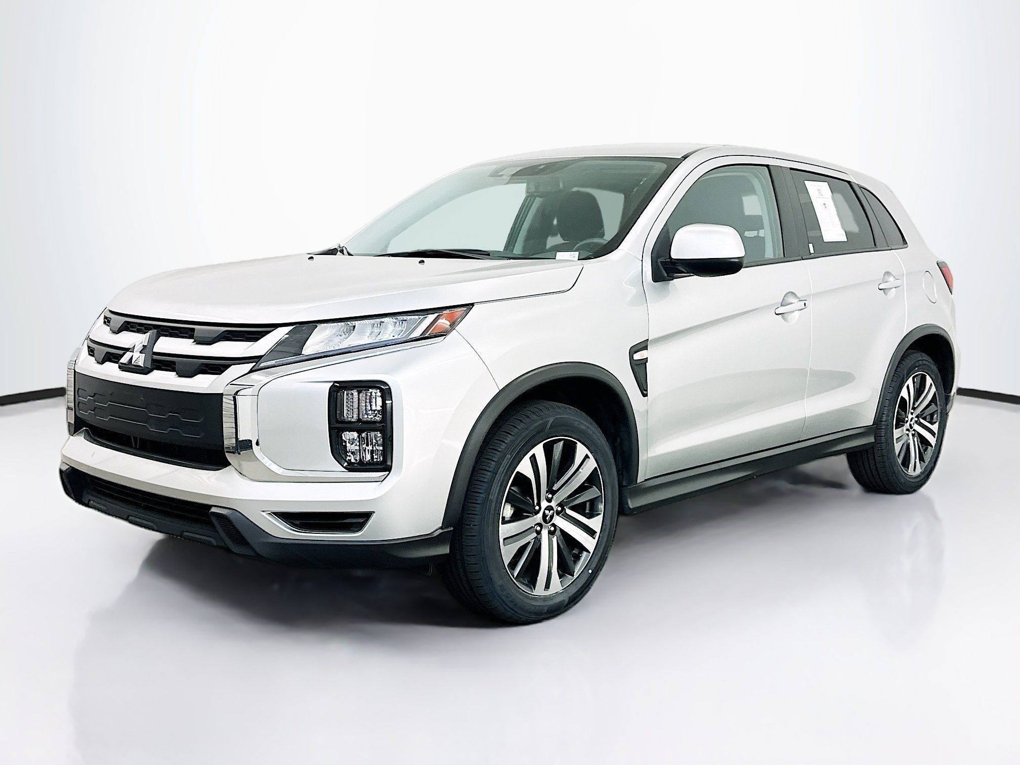 Used 2025 Mitsubishi Outlander Sport ES AWD/4WD image 3