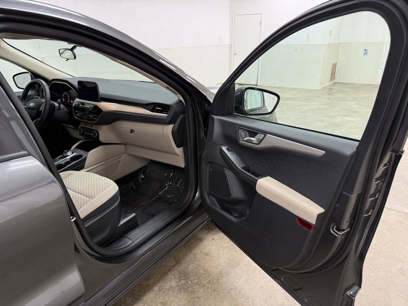 Used 2020 Ford Escape SE AWD/4WD image 31