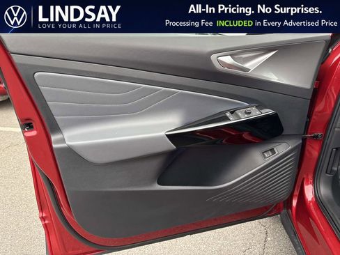 Used 2023 Volkswagen ID.4 Pro S Plus image 9
