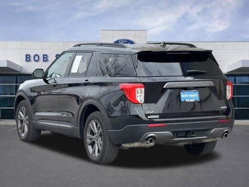 Used 2024 Ford Explorer XLT w/ Equipment Group 202A AWD/4WD image 38