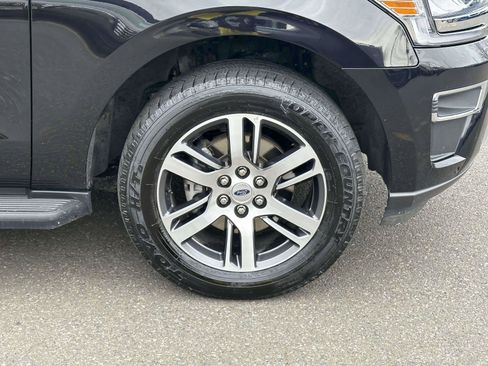 Used 2024 Ford Expedition Limited image 6