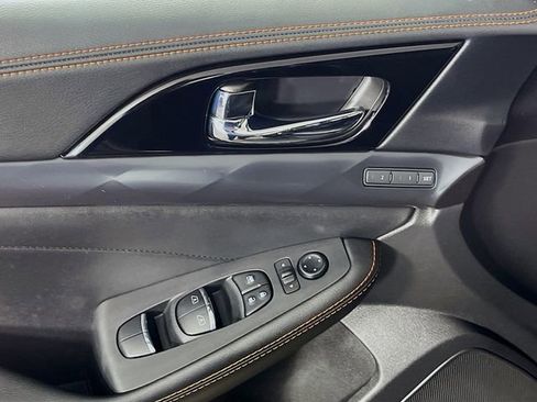 Used 2023 Nissan Maxima SR w/ Sport Mat Group FWD image 19