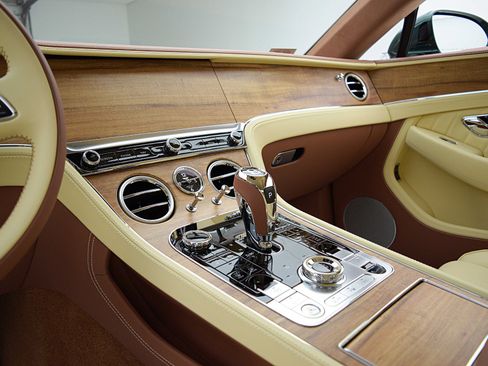 Used 2024 Bentley Continental GT V8 image 23