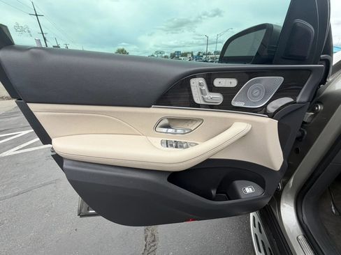 Used 2020 Mercedes-Benz GLS 450 4MATIC image 11