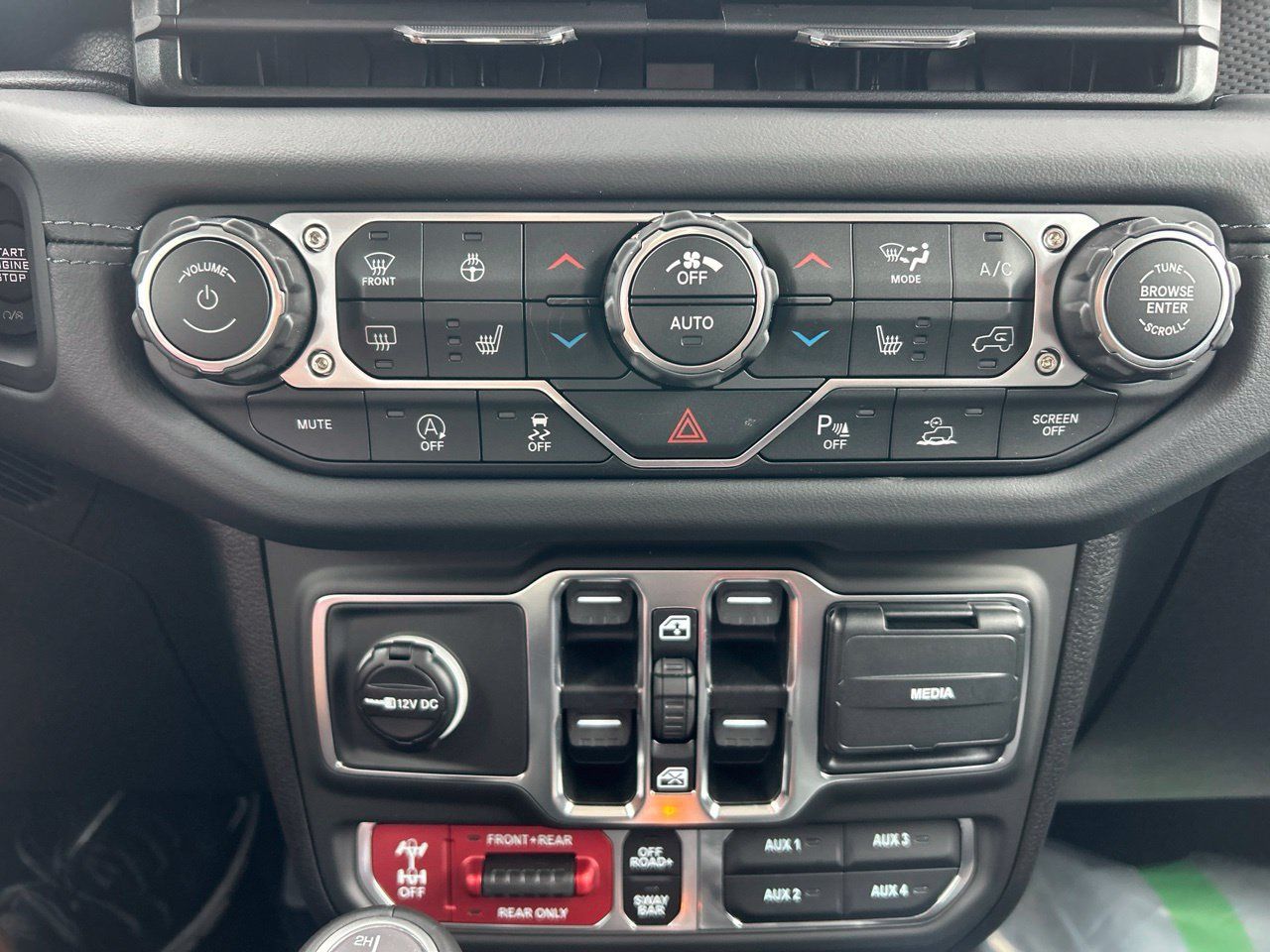 New 2027 Jeep Gladiator Rubicon AWD/4WD image 22