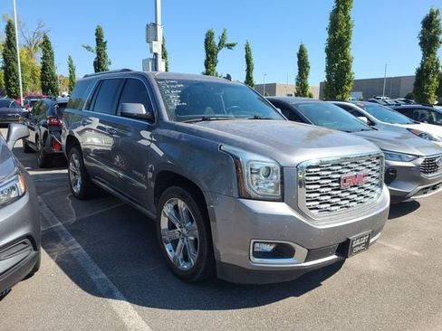 Used 2019 GMC Yukon Denali w/ Denali Ultimate Package AWD/4WD image 3