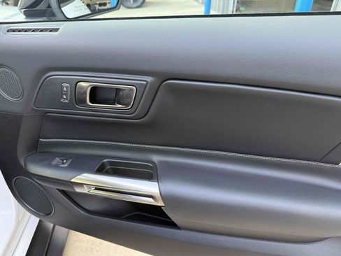 Used 2021 Ford Mustang Shelby GT500 w/ Carbon Fiber Track Pack image 21