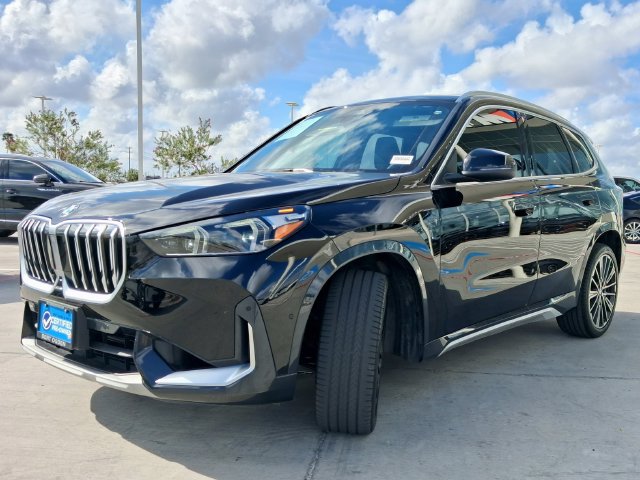 Used 2025 BMW X1 xDrive28i w/ Convenience Package AWD/4WD image 3