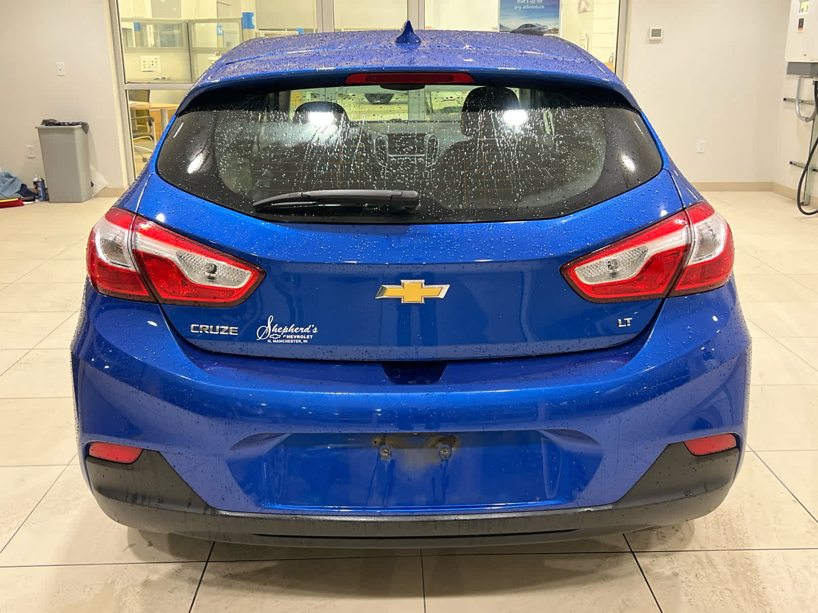 Used 2017 Chevrolet Cruze LT w/ Sun And Sound Package FWD image 5