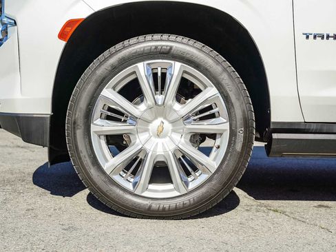 Used 2021 Chevrolet Tahoe High Country w/ Premium Package image 9