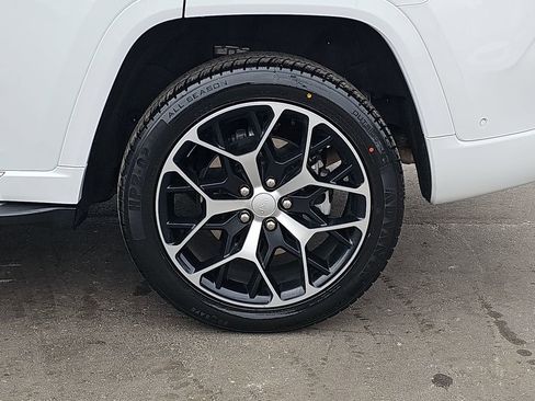 Used 2023 Jeep Grand Cherokee Summit image 37