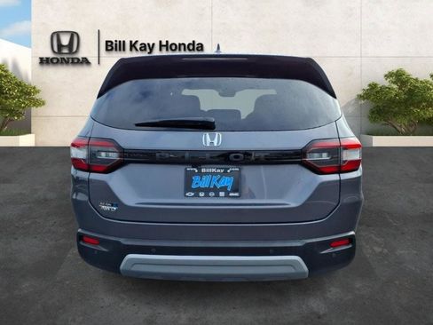 Used 2025 Honda Pilot EX-L image 4