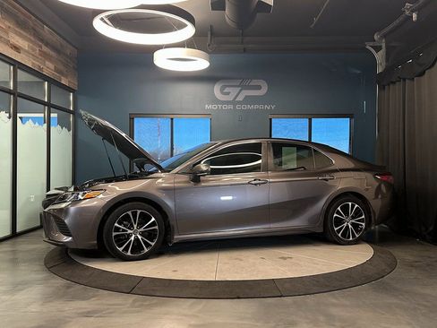 Used 2020 Toyota Camry SE w/ Convenience Package image 23