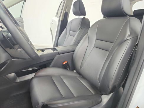 Used 2025 Nissan Rogue SV w/ SV Premium Package FWD image 19