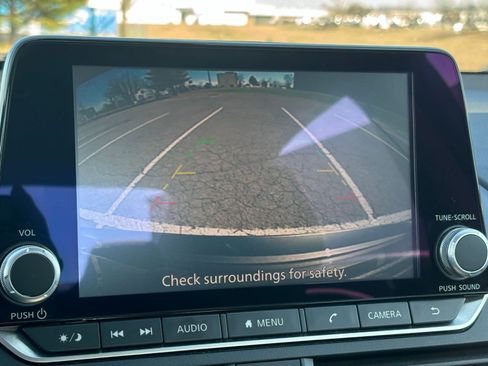 Used 2025 Nissan Altima 2.5 SV image 17