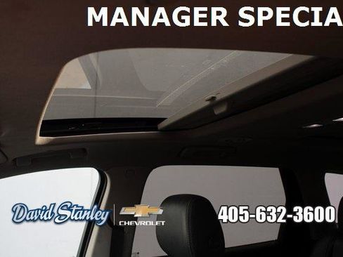 Used 2021 Buick Enclave Premium w/ Sun and Sites Package image 4