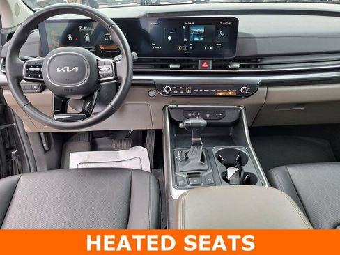 Used 2025 Kia Carnival image 24