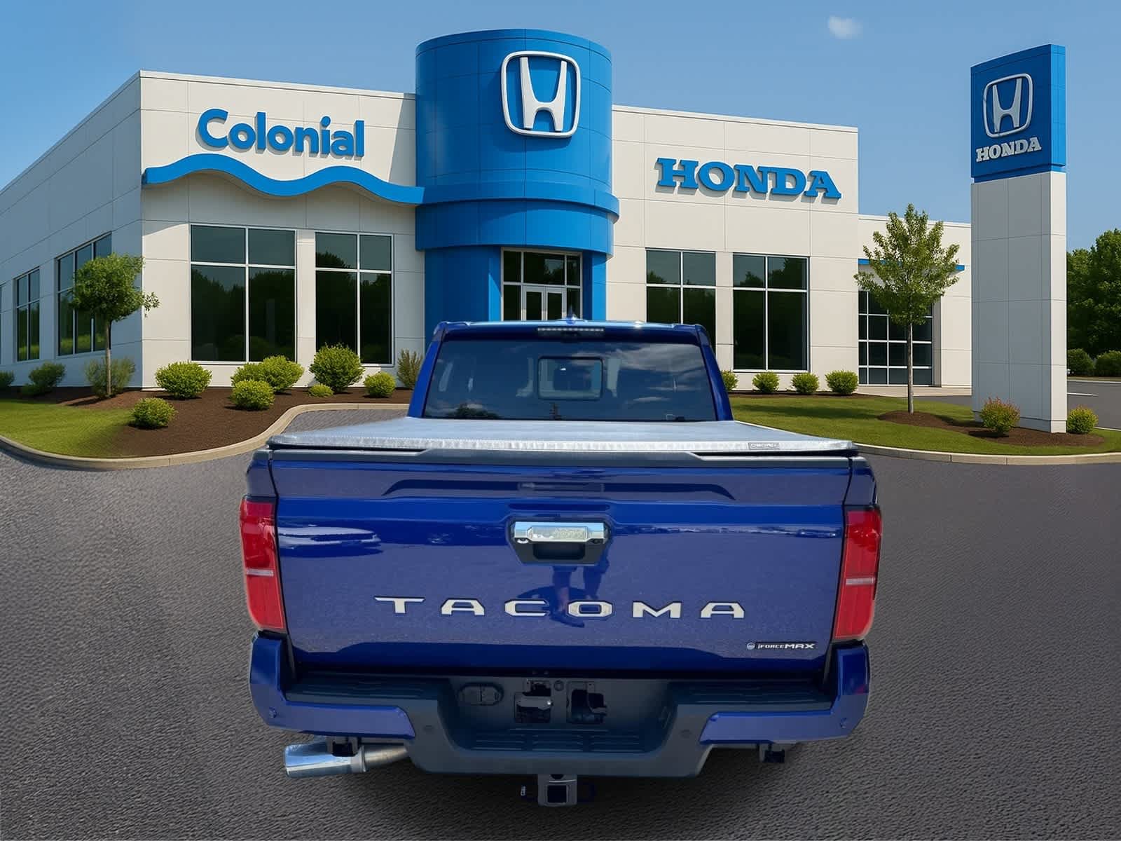 Used 2025 Toyota Tacoma Limited AWD/4WD image 5