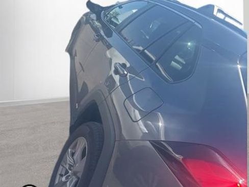 Used 2024 Toyota RAV4 XLE AWD/4WD image 6