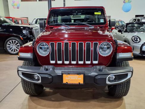 Used 2021 Jeep Wrangler Unlimited Sahara image 2