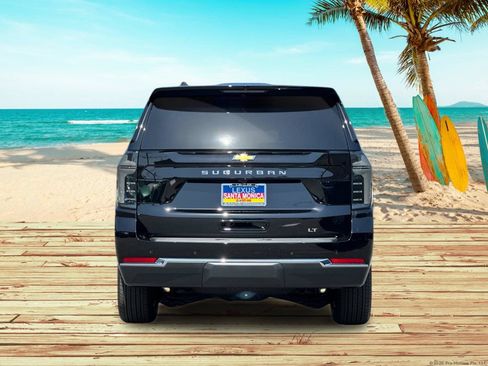 Used 2026 Chevrolet Suburban LT w/ Comfort Package RWD image 5