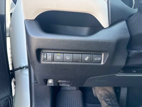 Used 2021 Toyota RAV4 XLE Premium AWD/4WD image 26