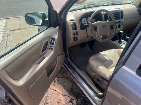 Used 2007 Ford Escape Limited FWD image 7
