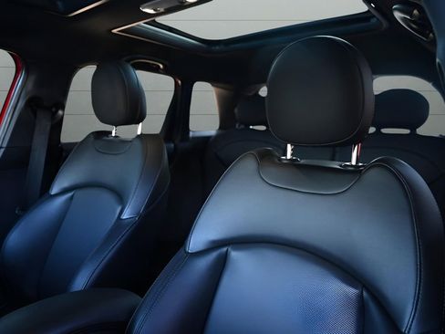 Used 2018 MINI Cooper S image 18