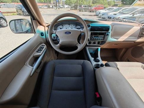 Used 2001 Ford Explorer Sport Trac 2WD image 11