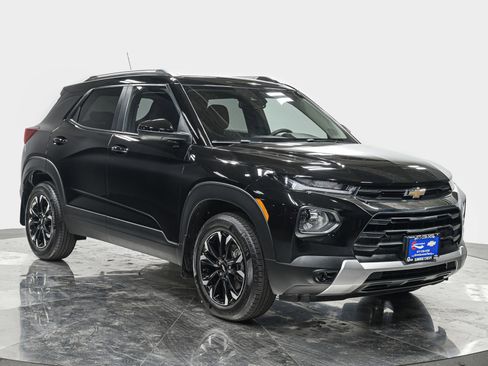 Used 2023 Chevrolet TrailBlazer LT w/ Convenience Package AWD/4WD image 9