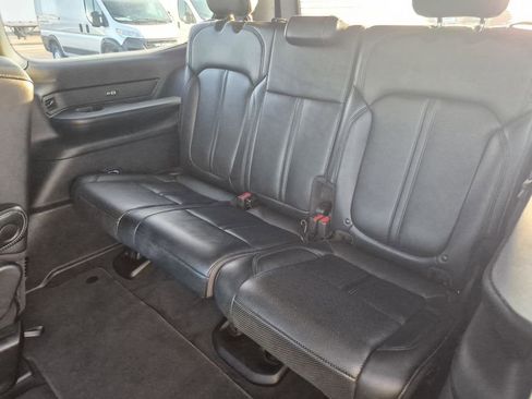Used 2024 Jeep Wagoneer Series II AWD/4WD image 17