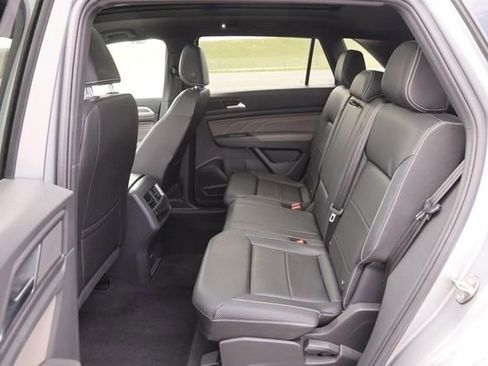 Certified 2023 Volkswagen Atlas Cross Sport SE w/ Panoramic Sunroof Package image 11