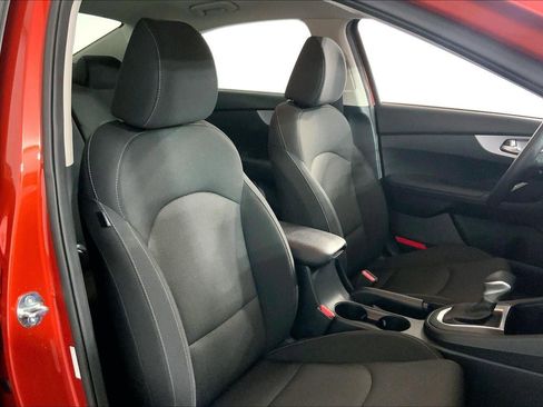 Certified 2024 Kia Forte LXS w/ LXS Technology Package image 7