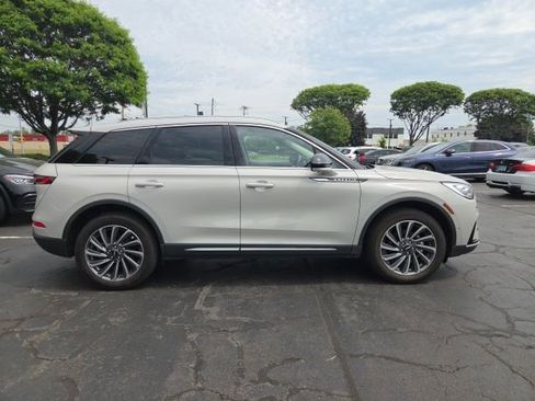 Used 2023 Lincoln Corsair Reserve w/ Equipment Group 202A AWD/4WD image 2