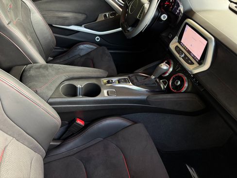 Used 2022 Chevrolet Camaro ZL1 RWD image 22