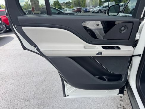 New 2026 Lincoln Aviator Reserve AWD/4WD image 25