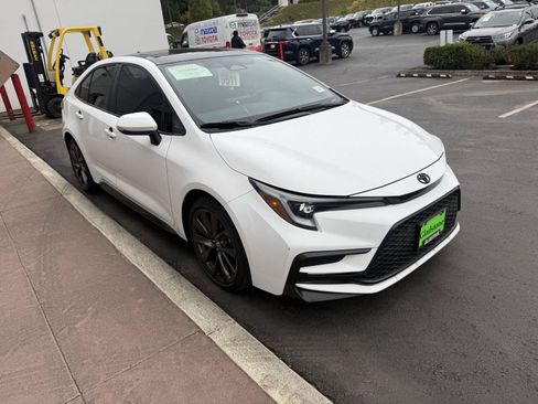 Used 2024 Toyota Corolla XSE FWD image 7