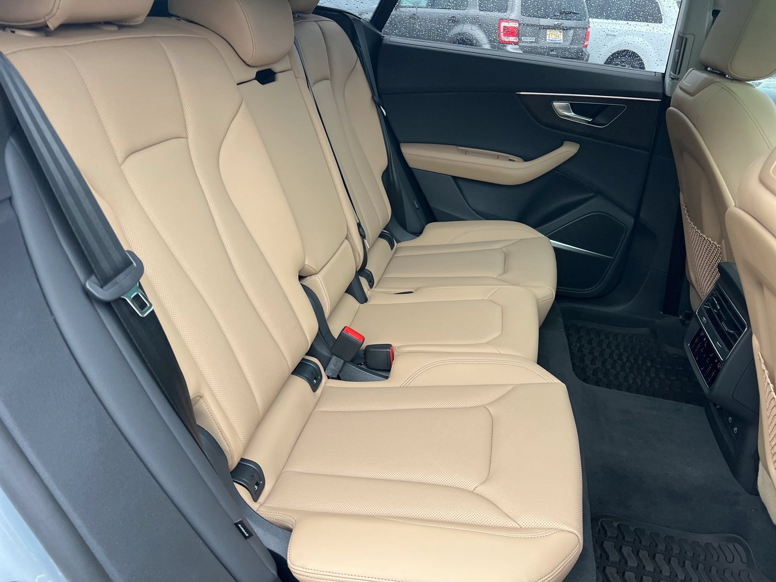 Used 2025 Audi Q8 Premium Plus w/ Premium Plus Package AWD/4WD image 36
