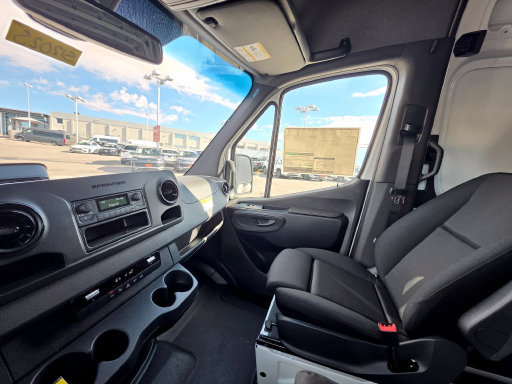 Used 2026 Mercedes-Benz Sprinter 2500 image 14
