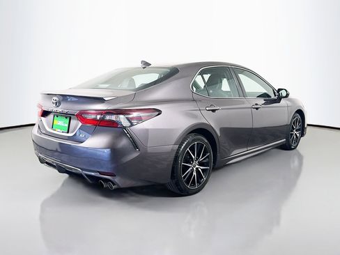 Used 2021 Toyota Camry SE FWD image 10