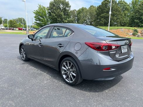 Used 2018 MAZDA MAZDA3 Grand Touring w/ Premium Equipment Package image 5