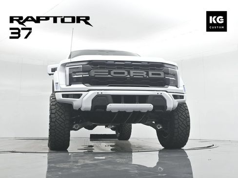 Used 2025 Ford F150 Raptor AWD/4WD image 47