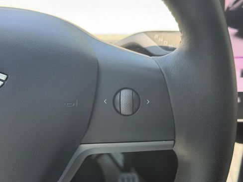 Used 2024 Tesla Model Y Performance AWD/4WD image 18