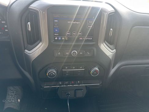 Used 2020 Chevrolet Silverado 1500 Custom Trail Boss w/ Custom Convenience Package image 14