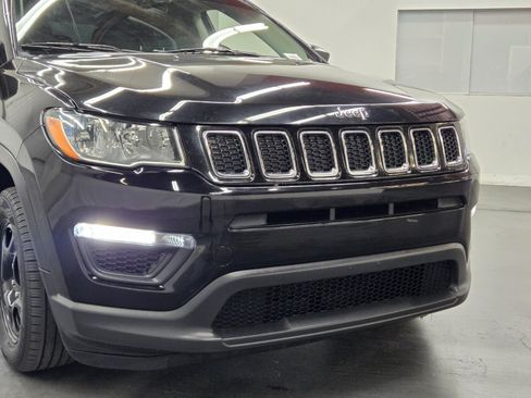 Used 2018 Jeep Compass Sport FWD image 5