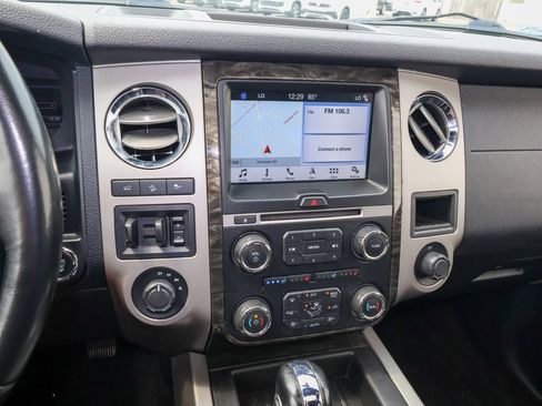 Used 2016 Ford Expedition Limited w/ Equipment Group 301A AWD/4WD image 23