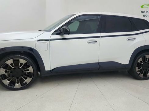 Used 2023 BMW XM AWD/4WD image 3