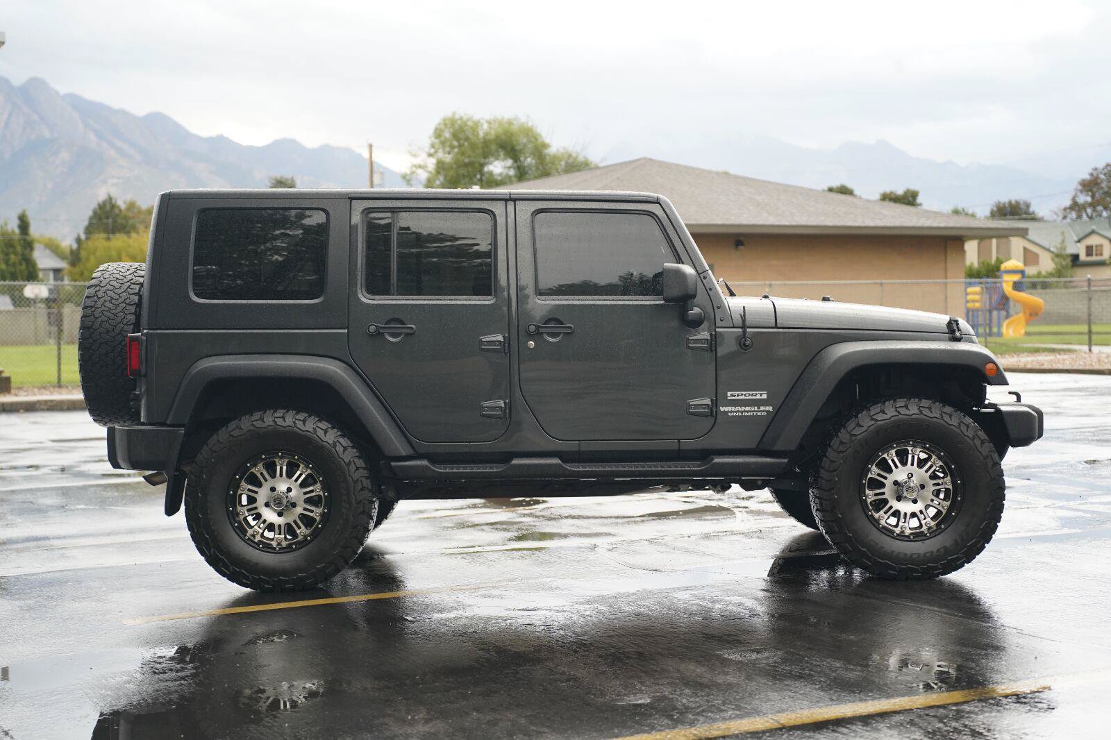 Used 2010 Jeep Wrangler Unlimited Sport AWD/4WD image 6